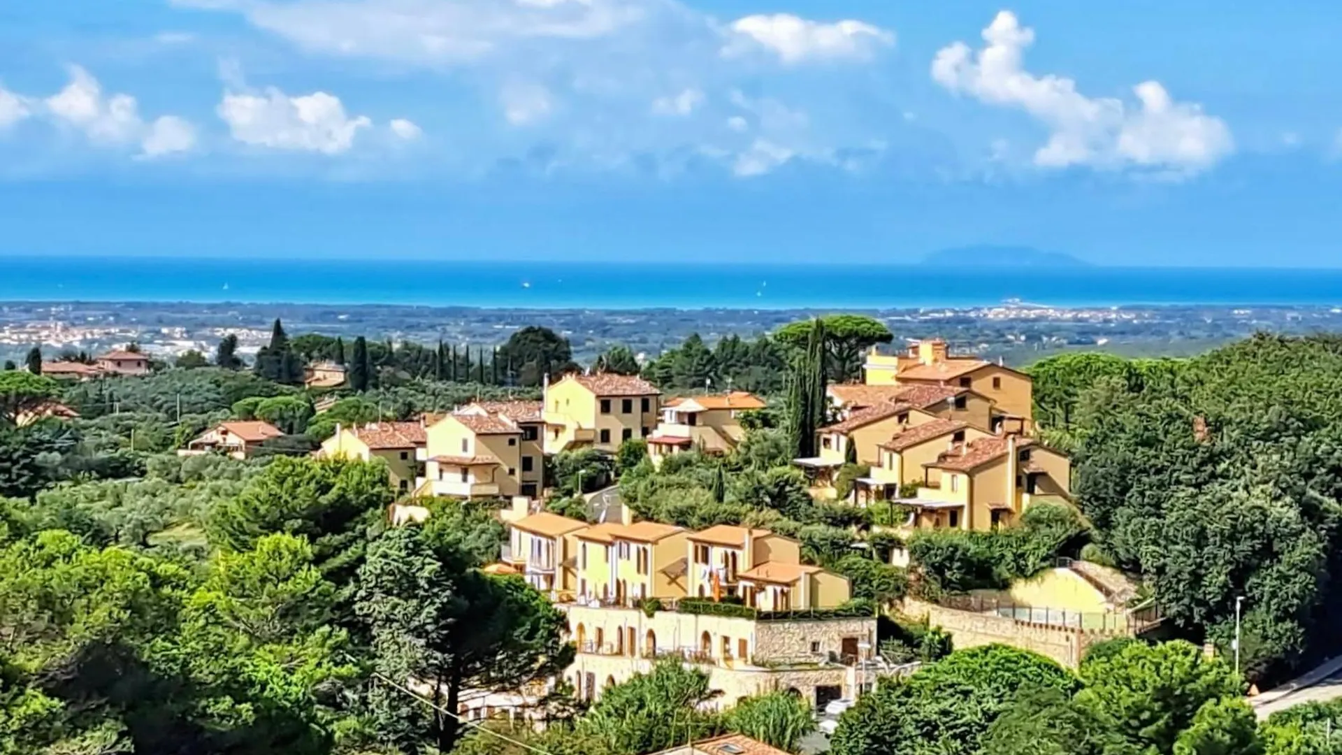 Apartment 4 Beds In Montescudaio, Common Swimming Pool, Air Conditioning And Private Outdoor Area